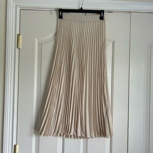 H&M pleated skirt